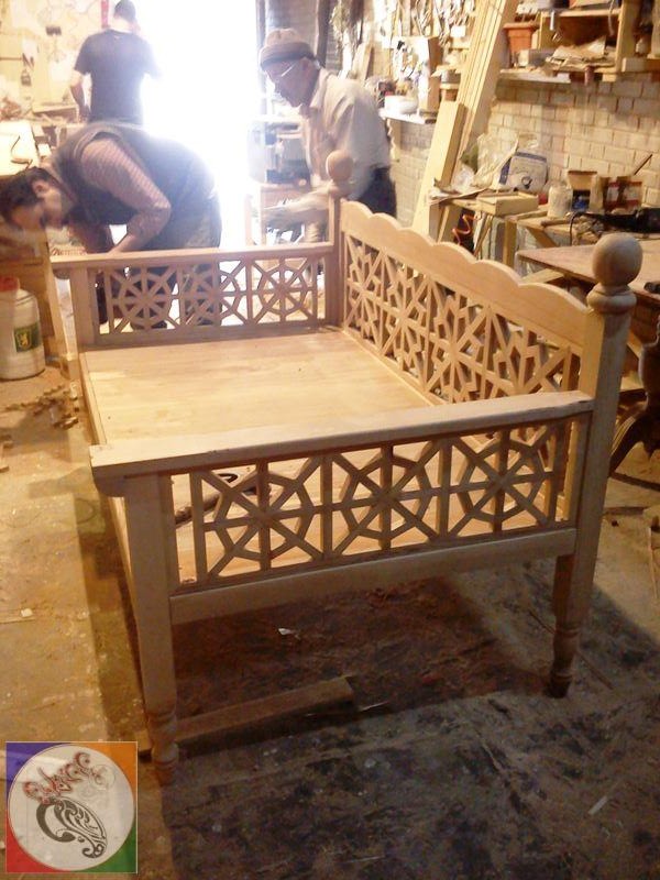 تخت سنتی چوبی دست دوم