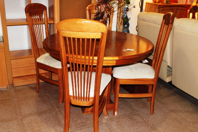 دکوراسیون چوبی منزل ، میز و صندلی چوبی