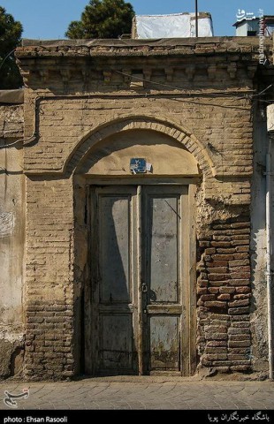 محله پامنار تهران , یک درب قدیمی , درب چوبی قدیمی