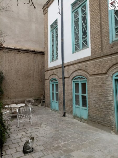 مرمت درب و چهارچوب یک بنای قدیمی در خیابان ایران , ساخت درب و پنجره چوبی
