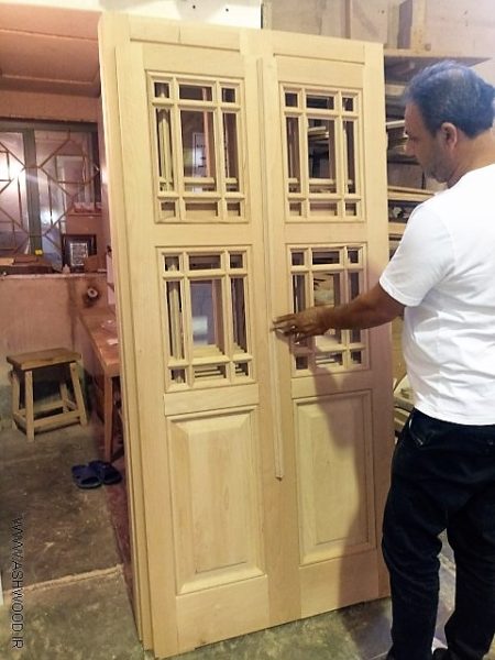 درب و پنجره چوبی سبک سنتی , درب گره چینی , درب چوبی مشبک از چوب راش آلمان , درب و پنجره سنتی چوبی