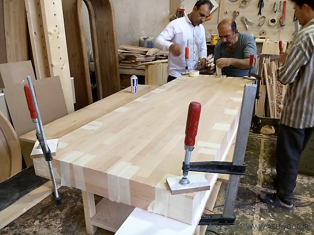 صفحه میز بار ساخته شده از پانل فینگر جوینت چوب راش