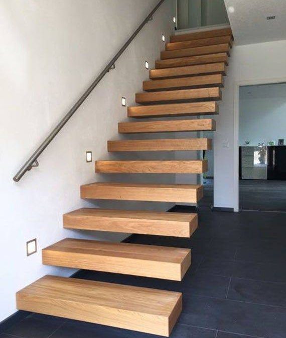 پله های مستقیم با کف پله چوبی