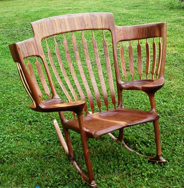 صندلیهای چوبی که با به کارگیری آن در دکوراسیون به گذشته ها میروید
