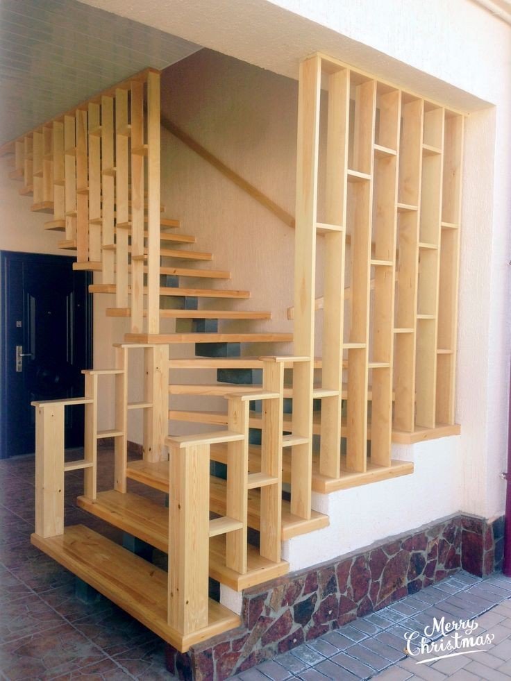 پله مدرن با کف پله چوبی