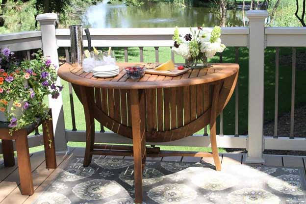 میز چوبی باغچه 