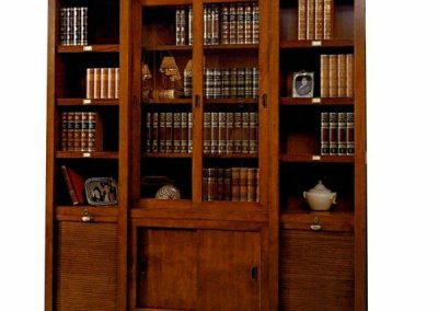 کتابخانه و قفسه بندی چوبی سبک کلاسیک , کتابخانه کلاسیک ویترین دار چوبی , ساخت کتابخانه چوبی کلاسیک و مدرن ؛ ساخت کتابخانه تمام چوب , خرید کتابخانه چوبی کلاسیک , سفارش ساخت کتابخانه و قفسه بندی چوبی.