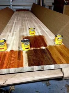اجرای انواع رنگ روی چوب طبیعی
