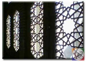 گره چینی درب و پنجره چوبی