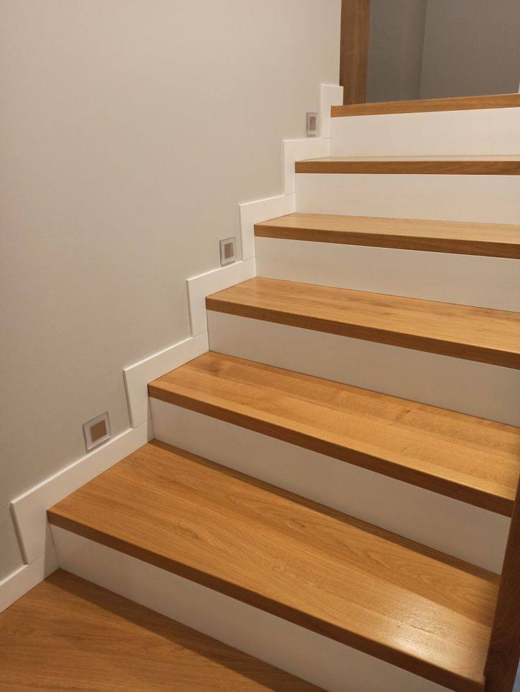 پله های مستقیم با کف پله چوبی 