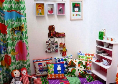 دکوراسیون اتاق کودک ، باکس کوچک دیواری و کمد قفسه بندی شده
