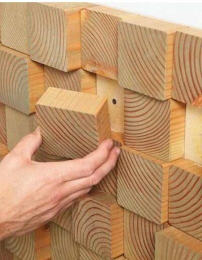 دیوارکوب جالب چوبی ساخته شده از قطعات چوب کاج روسی