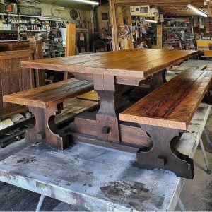 میز ناهارخوری و نیمکت چوبی