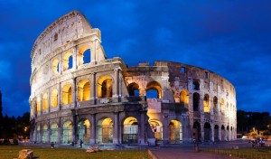 کولوسئوم در رم، ساخته شده است ج. 80 - 70 میلادی، به عنوان یکی از بزرگترین آثار معماری و مهندسی.