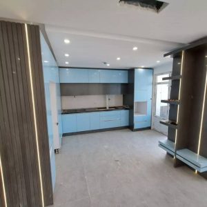 کابینت آشپزخانه با طراحی سفارشی و برش ام‌دی‌اف دقیق