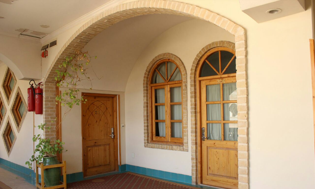 درب و پنجره سنتی ایرانی