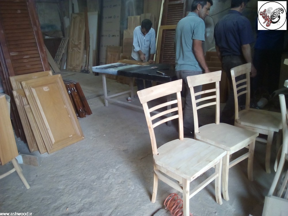 کارگاه گروه فن و هنر ایران زمین ، ساخت درب ، میز و صندلی چوبی