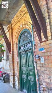 عکس درب قدیمی چوبی , عکس خانه شهریار فریبرز، یک از بناهای تاریخی شهر تهران است