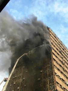 ساختمان پلاسکو در آتش