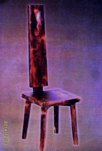 صندلی چوبی طرح باریک و بلند روستیک