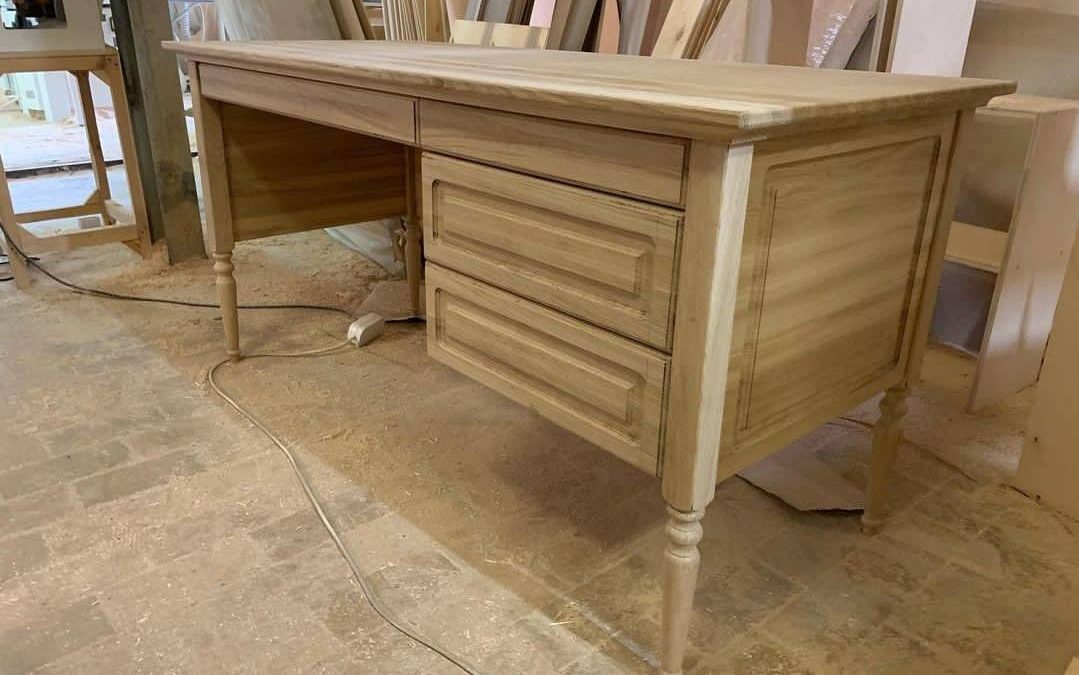 مدل میز تحریر کلاسیک تمام چوب