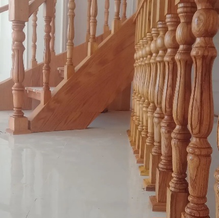 اجرای پله چوب بلوط ، نصب نرده و کف پله و دسته نرده