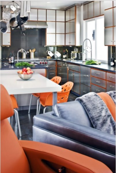 آشپزخانه ای با سایه نارنجی 