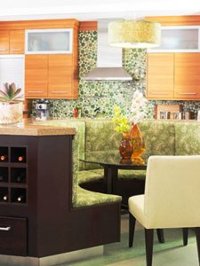 ترکیب چوب ، فلز و شیشه در طراحی دکوراسیون آشپزخانه ، رنگ بندی حرفه ای و فوق العاده زیبا