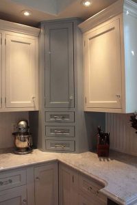 کمد کابینت برای کنج آشپزخانه با انواع کشو و یک درب
