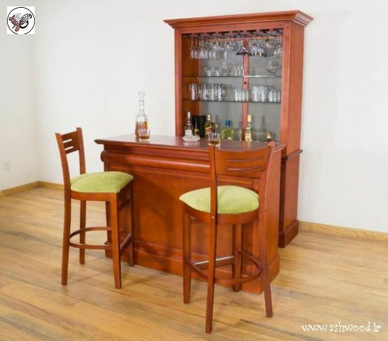 طراحی آشپزخانه همراه با میز بار به سبک کلاسیک