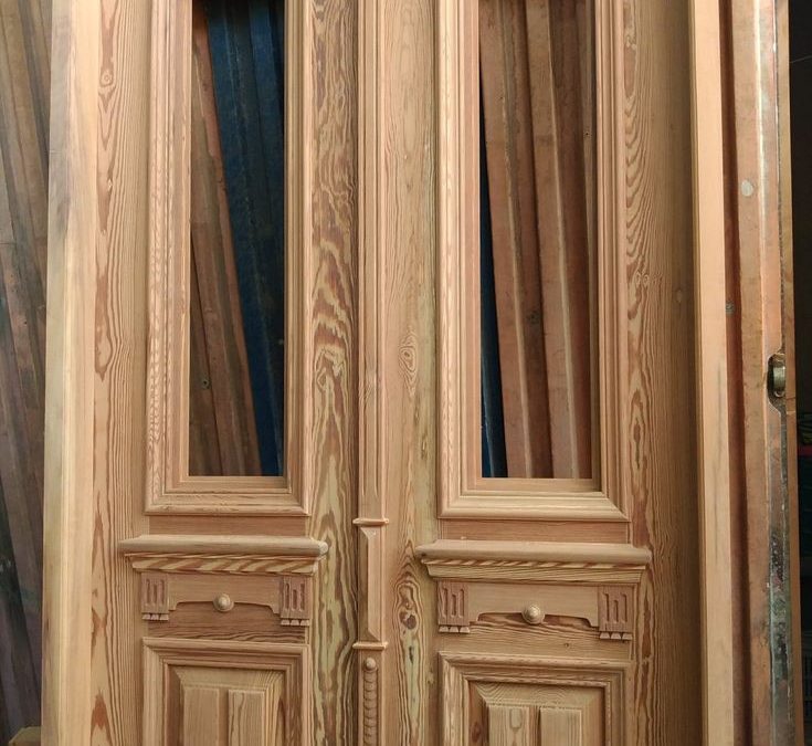درب ورودی چوبی منبت کاری شده سبک کلاسیک