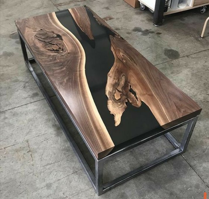 میز رزین پلی استر و چوب گردو 