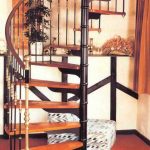 تصویر زیبا از دکوراسیون داخلی منزل اجرای پله چوب و فلز با چوب بلوط