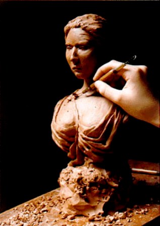 تندیس یک زن ، اثر هنری از مجسمه سازی با چوب