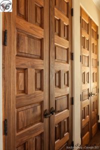 درب های چوبی کلاسیک , درب کلاسیک لاکچری , مدل و انواع درب چوبی سبک کلاسیک , قیمت و مشخصات فنی , دانلود مدل سه بعدی درب کلاسیک , مدل های درب چوبی , انواع درب چوبی