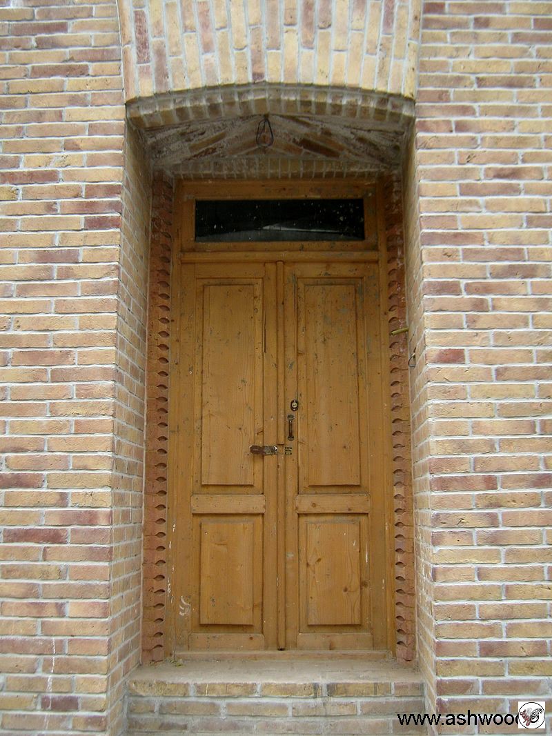 درب چوبی قدیمی