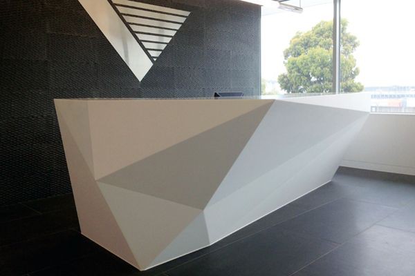 میز کانتر لابی سبک مدرن: نقطه عطف زیبایی و کارایی در فضاهای ورودی