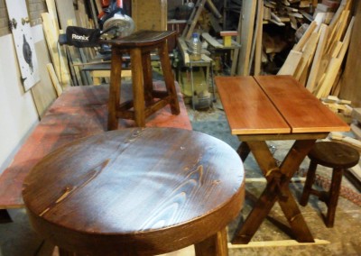 دکوراسیون چوبی ، میز آشپزخانه ، چهارپایه و سه پایه چوبی لوکس
