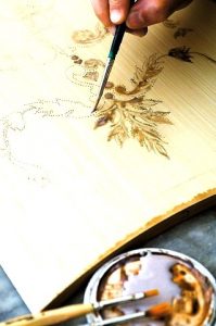 ورق طلا در نقاشی چوب