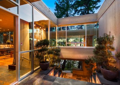 ساختمان سبز چوبی ، ویلایی مدرن و طبیعتگرا