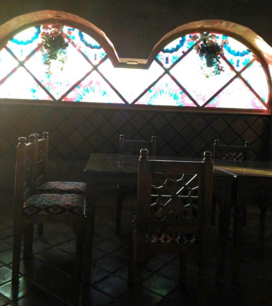 پنجره سنتی گره چینی رستوران و سفره خانه عمارت