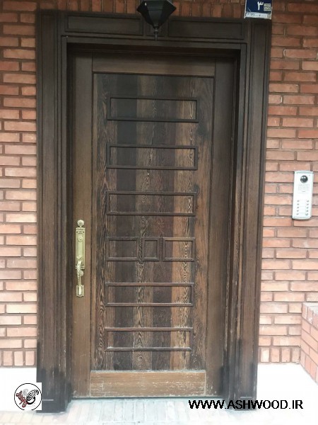 درب ساخته شده از چوب ونگه افریقایی