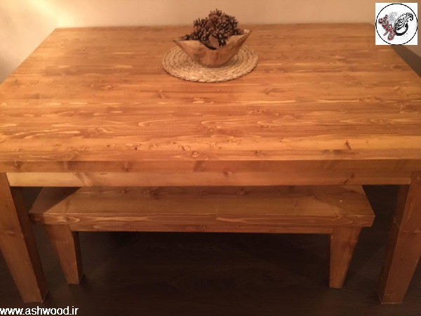 میز چوب کاج روسی به رنگ گردویی روشن