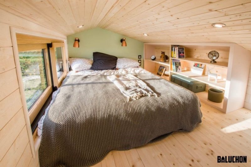 اتاق خواب خانه چوبی کوچک