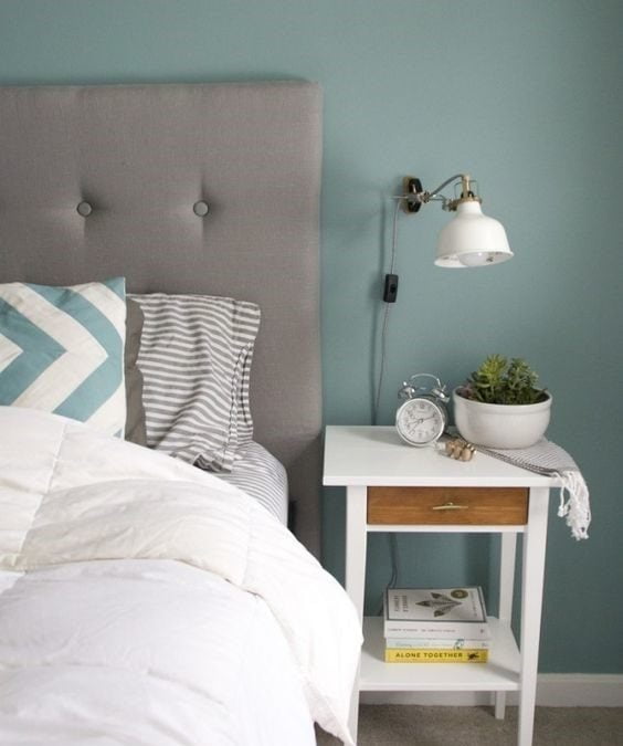 25   کمد کنار تخت که ارزش اضافه شدن به خانه شما را دارد