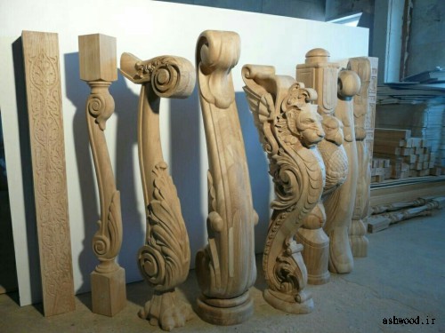 انواع ایستگاه مجسمه چوبی برای پله