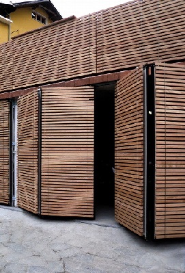 چوب ترمووود در نمای ساختمان
