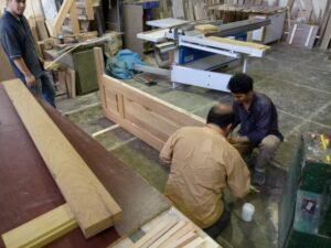 طراحی و ساخت درب تمام چوب ساج