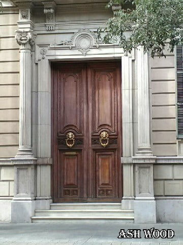 متریال درب چوبی ورودی ساختمان