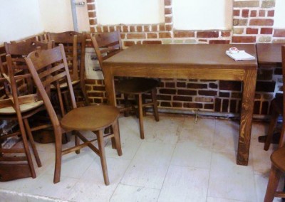 صندلی و میز رستوران سنتی